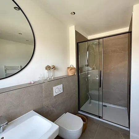 Sanierte 2 Zi Altbau-whg Nahe Wakenitz Lägenhet Lübeck